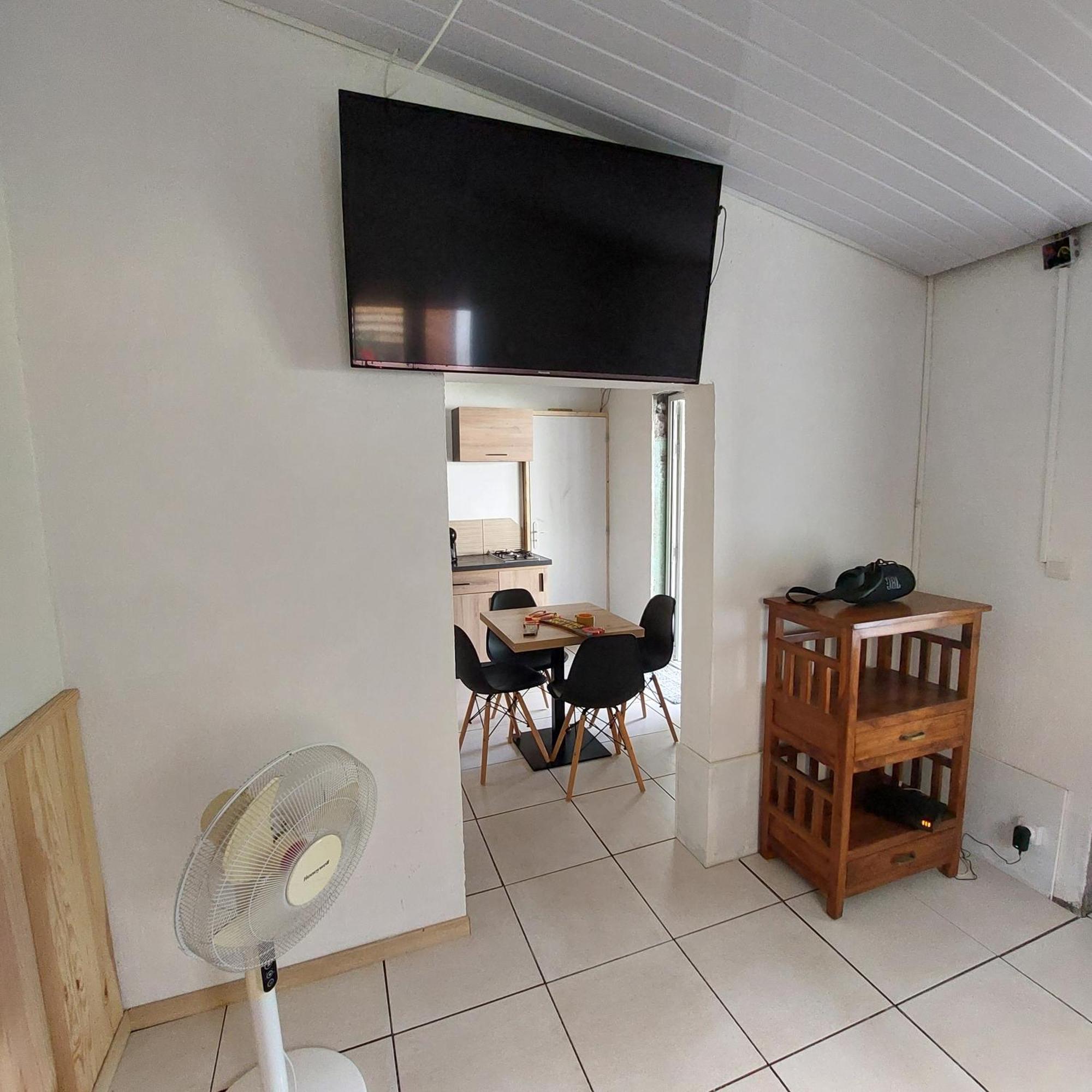 Villa L Eden De L Est Sainte-Rose Habitación foto